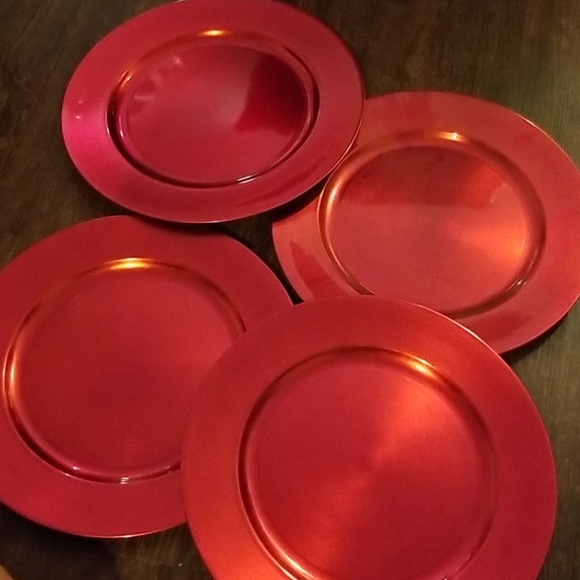 4 new red metallic chargers - Picture 2 of 4